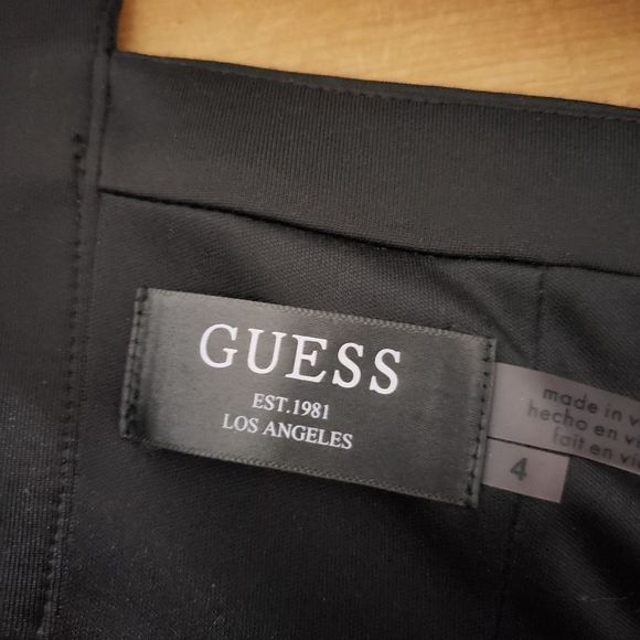 Guess Size 4 Black Sleeveless Racer Back Fit and Flare Halter Dress with Pockets - Picture 5 of 10